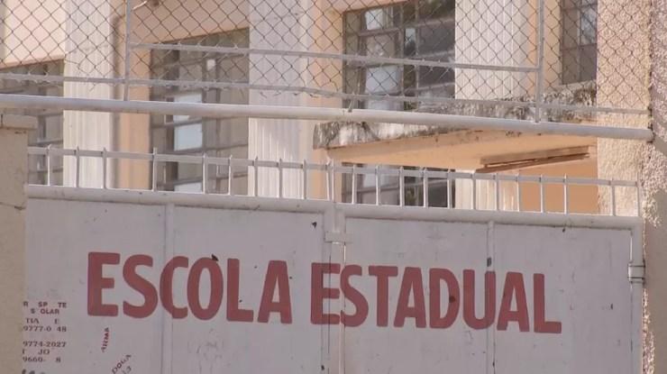 Professores que apresentaram atestados falsos atuam em escola estadual de Araçatuba (Foto: Reprodução/TV TEM)