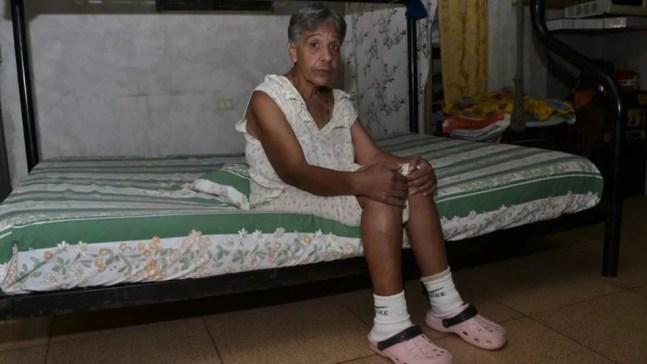Remédios são a prioridade de Norma, para que ela não corra o risco de sofrer outro AVC — Foto: Oswer Diaz Mireles via BBC