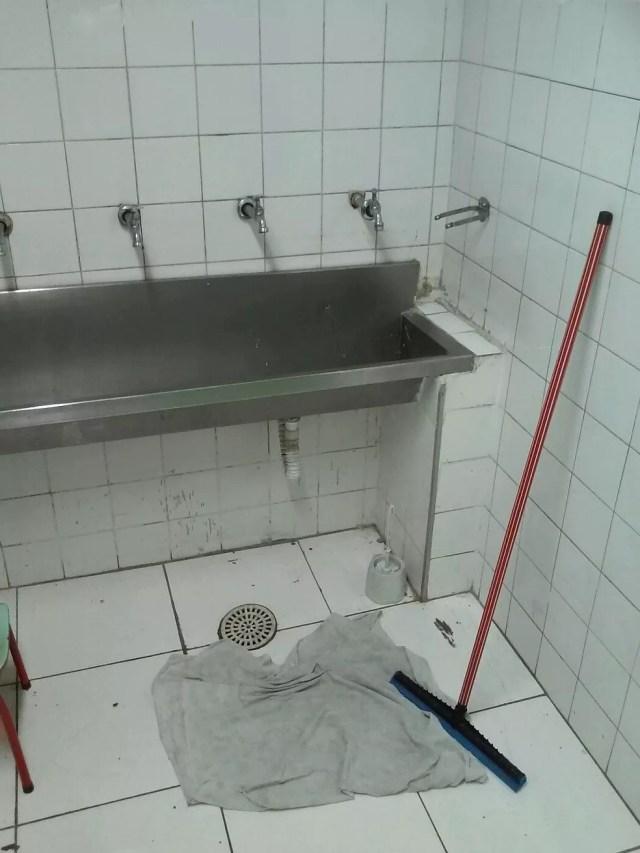 Banheiros de crianças não tinham sabonete e nem papel higiênico em creches municipais — Foto: TCE/divulgação