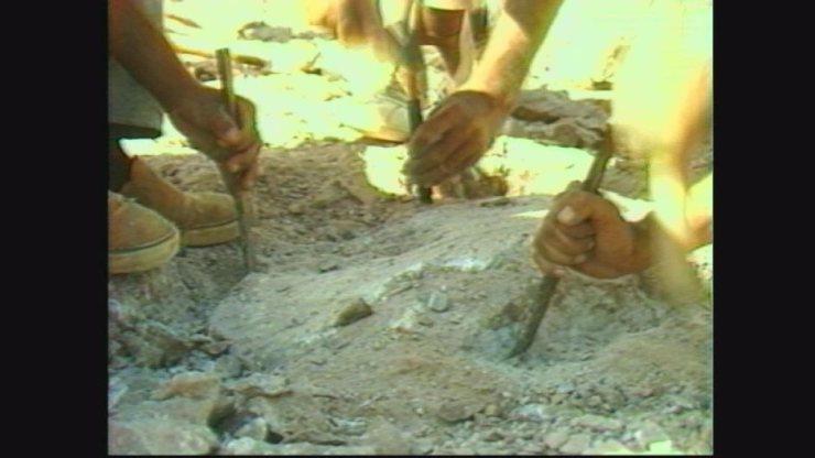 Monte Alto - Terra dos Dinossauros: escavações rudimentares na década de 1990