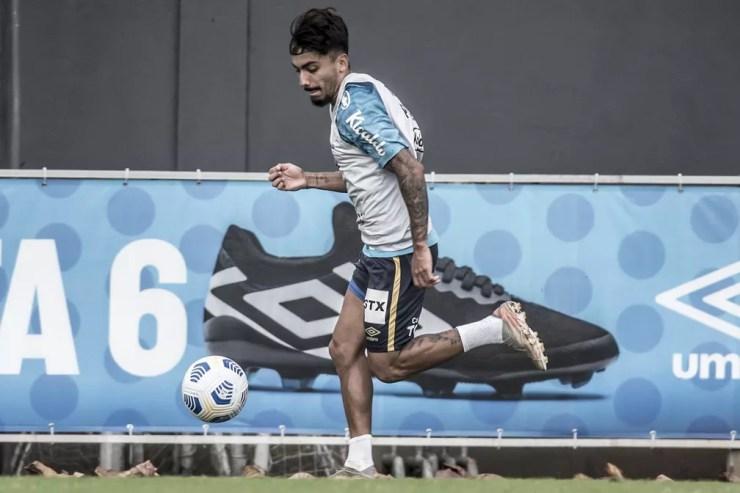 Lucas Lourenço durante treino do Santos — Foto: Ivan Storti/Santos FC