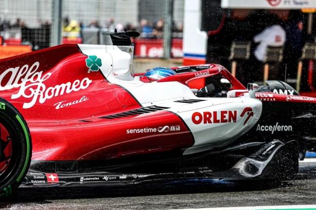Valtteri Bottas foi o mais rápido do primeiro treino livre do GP da Inglaterra — Foto: Alfa Romeo