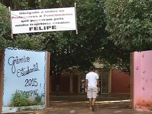 Felipe estudou na única escola estadual de Aspásia (Foto: Reprodução/TV TEM)