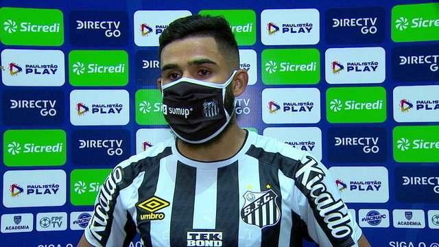 Felipe Jonatan analisa momento do Santos: "Foco é deixar o time na série A"