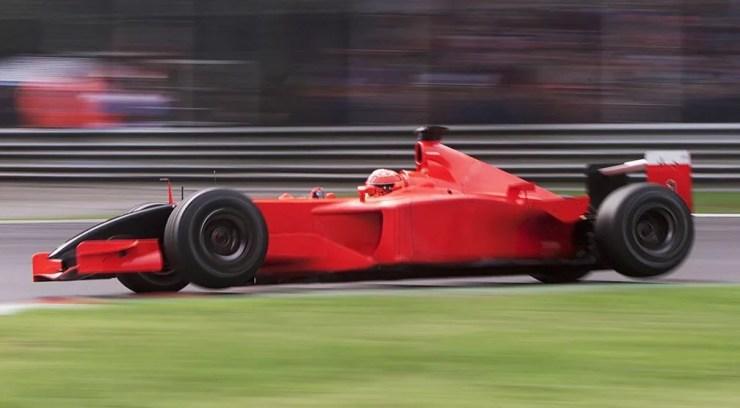A Ferrari também retirou todos os adesivos de seus patrocinadores no GP da Itália de 2001 — Foto: Andreas Rentz/Bongarts/Getty Images