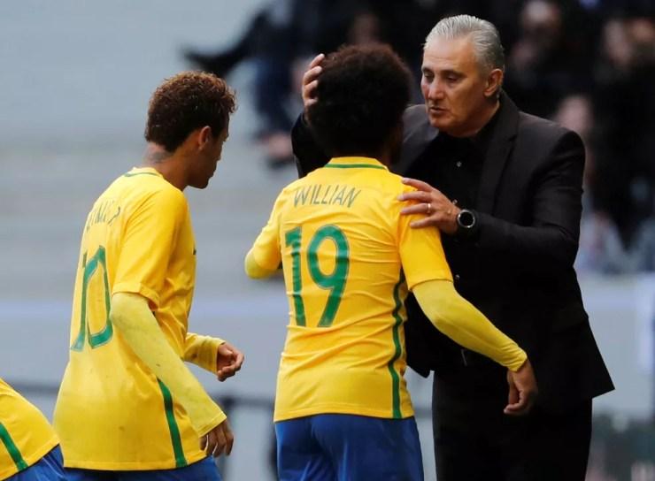 Willian exalta a relação de Tite com os jogadores da Seleção (Foto: Reuters)