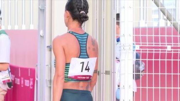Erica Sena dai desolada após perder o pódio por punição na marcha atlética feminina - Olimpíadas de Tóquio