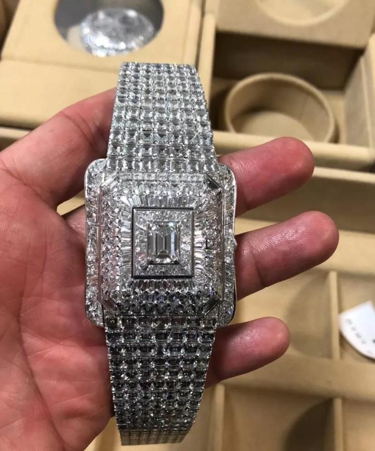 Relógio cravejado de diamantes foi apreendido nas malas não diplomáticas do vice-presidente da Guiné Equatorial — Foto: Divulgação