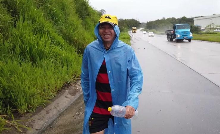 Marivaldo entrou sol e chuva por 12h — Foto: Reprodução TV Globo