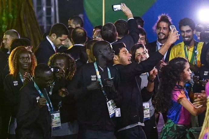 Time Olímpico de Refugiados na Vila Olímpica (Foto: Getty Images)