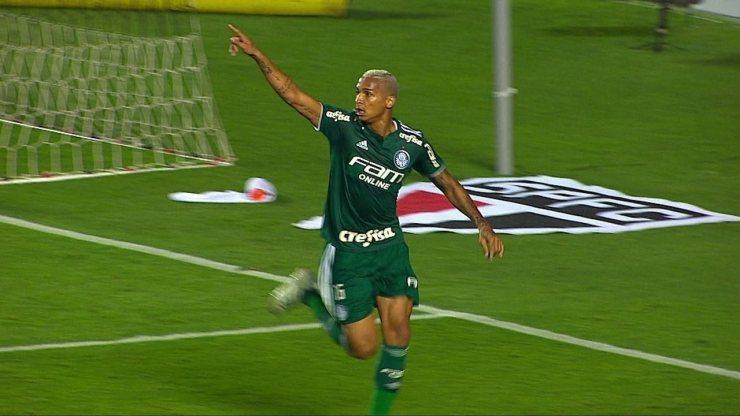 Gol do Palmeiras contra o São Paulo! Após contra-ataque e bola na trave, Deyverson amplia