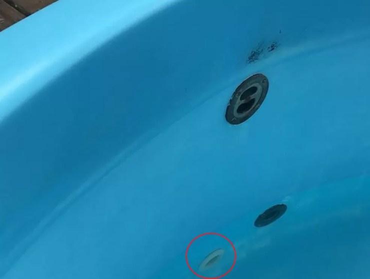 Cabelo da menina ficou preso na aspiração do filtro da piscina (Foto: Hotel/Divulgação)