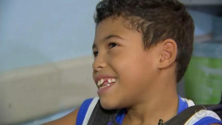 Kauã Henrique da Silva Fortunato, de 9 anos, nasceu com paralisia cerebral (Foto: Reprodução/TV TEM)