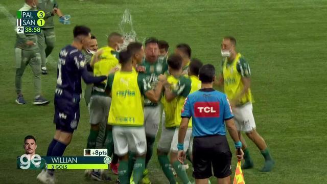 Aos 37 min do 2º tempo - gol de dentro da área de Willian do Palmeiras contra o Santos