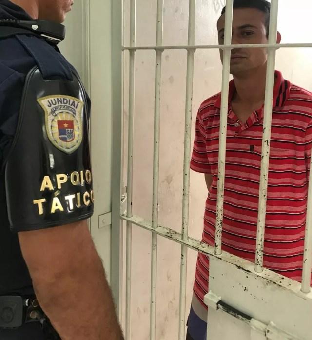Rapaz foi preso na casa da mãe em Jundiaí (Foto: Guarda Municipal/Divulgação)