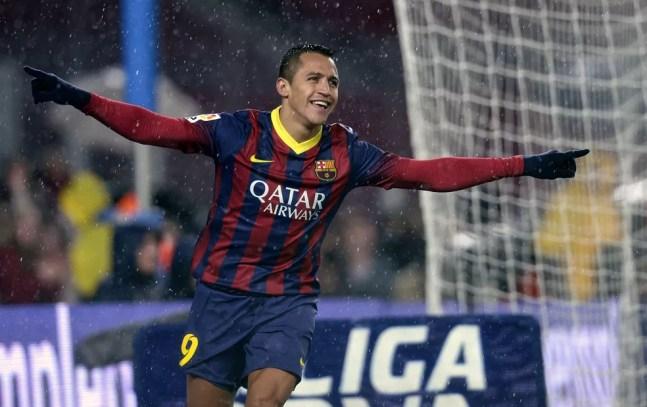 Alexis Sánchez atuou no Barcelona entre 2011 e 2014 e pode retornar ao clube — Foto: AFP