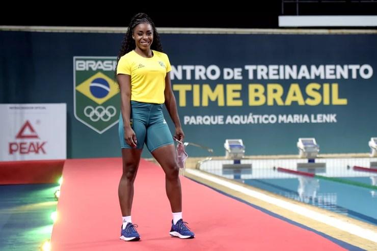 Rosângela Santos uniformes Time Brasil Tóquio — Foto: Alexandre Loureiro/COB