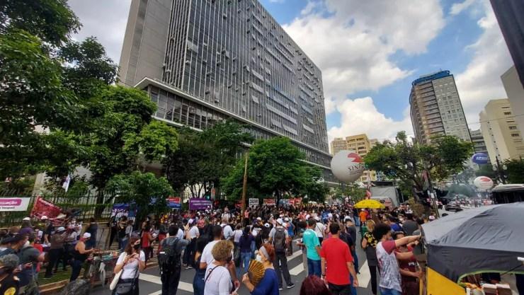 Servidores protestam nesta quarta-feira (13) em frente à Câmara Municipal de São Paulo contra a reforma da previdência.  — Foto: Rodrigo Rodrigues/G1