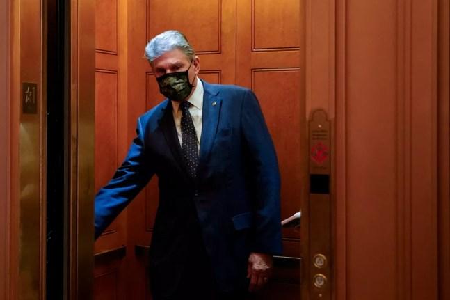 Joe Manchin, senador do Partido Democrata, em 16 de dezembro de 2021 — Foto: Elizabeth Frantz/Reuters 