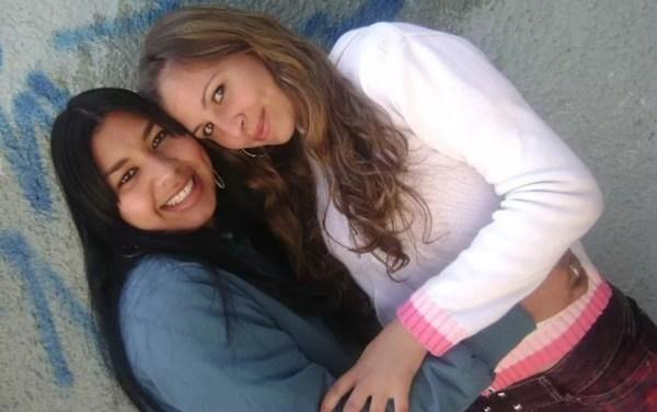 As amigas Eloá Pimentel e Nayara Rodrigues em foto antes do sequestro em 2008 que tirou a vida da primeira e feriu a segunda  — Foto: Reprodução/Arquivo pessoal