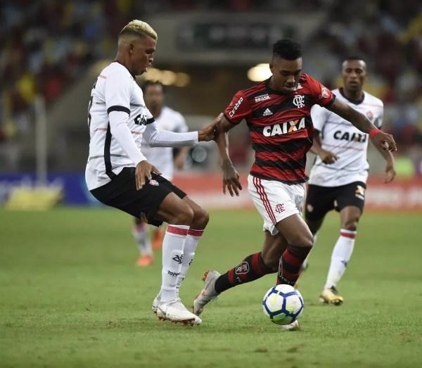 Vitinho teve melhor atuação com a camisa do Flamengo (Foto: André Durão)