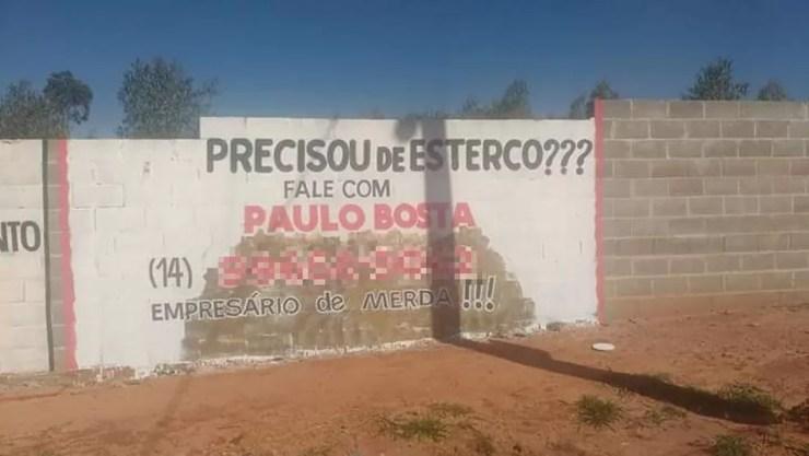 Propaganda também está estampada em um muro no Mary Dota  (Foto: Paulo Silvestre / Arquivo pessoal )
