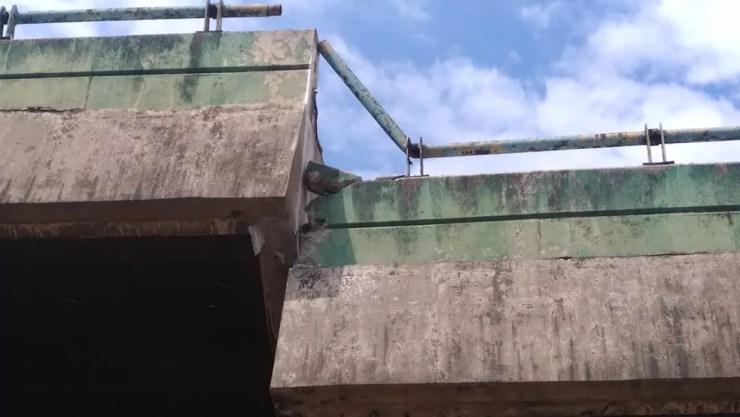 Viaduto da Marginal Pinheiros sobre linha da CPTM cede próximo à Ponte do Jaguaré — Foto: Abraão Cruz/TV Globo 