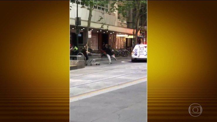 Morador de rua vira herói após tentar impedir um atentado terrorista na Austrália