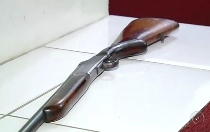 Arma pertencia ao tio das crianças (Foto: Reprodução/TV Tem)
