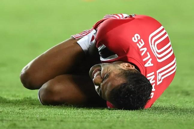Daniel Alves sofre com uma lesão muscular desde a semana passada — Foto: Staff images /CONMEBOL