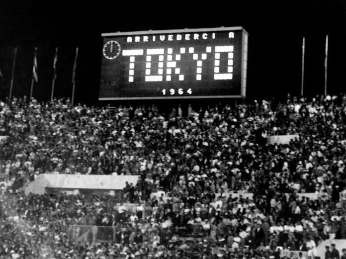 Cerimônia de encerramento de Tóquio 1964 — Foto: KEYSTONE-FRANCE/Gamma-Rapho via Getty Images