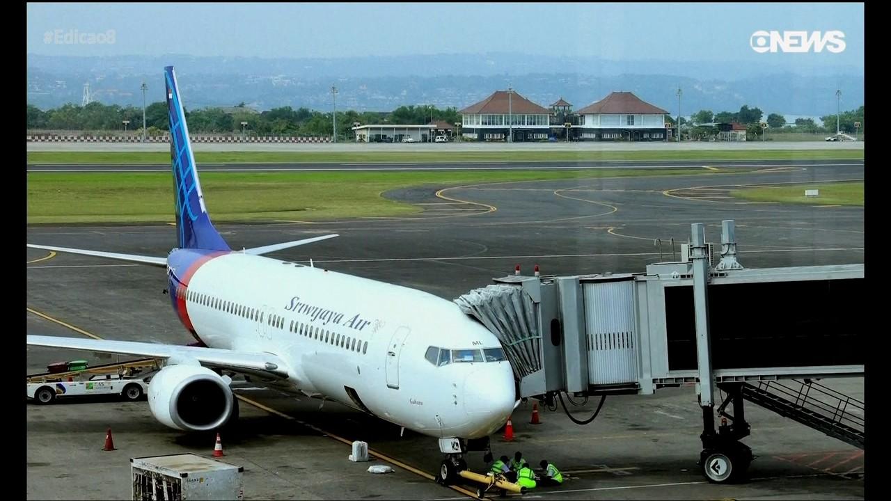 Equipe de resgate busca avião que desapareceu na Indonésia