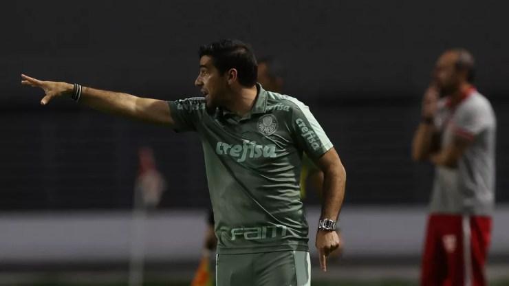 Abel Ferreira, técnico do Palmeiras, durante duelo contra o CRB pela Copa do Brasil — Foto: Cesar Greco/Ag. Palmeiras