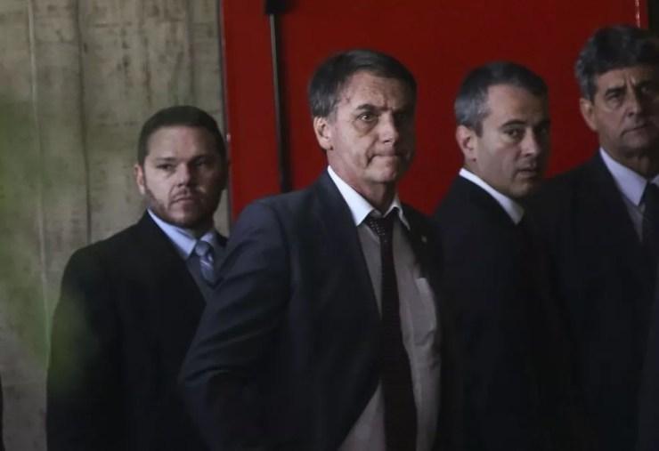 Presidente eleito, Jair Bolsonaro, na chegada ao CCBB para reuniões no gabinete de transição nesta terça (13) — Foto: Antonio Cruz/Agência Brasil