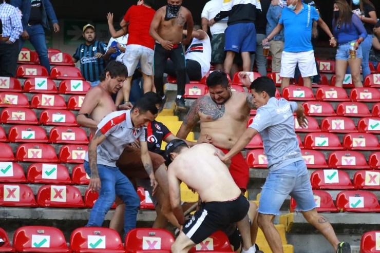 Violência no futebol mexicano — Foto: EFE