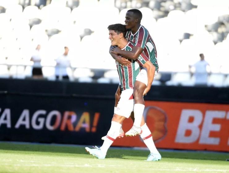 Arias e Cano: dupla vem pedindo passagem no Fluminense versão 2022 — Foto: André Durão