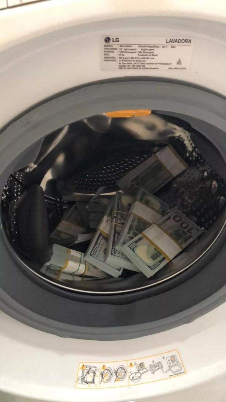 Dinheiro em máquina de lavar em SP — Foto: PF/divulgação