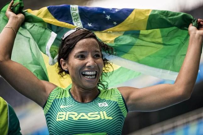 Silvania Costa foi ouro no salto em distância T11 na Rio 2016 — Foto: Marcio Rodrigues/MPIX/CPB