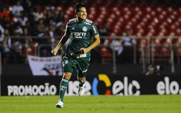 Gustavo Gómez, zagueiro do Palmeiras, fez o primeiro gol do clássico — Foto: Marcos Ribolli
