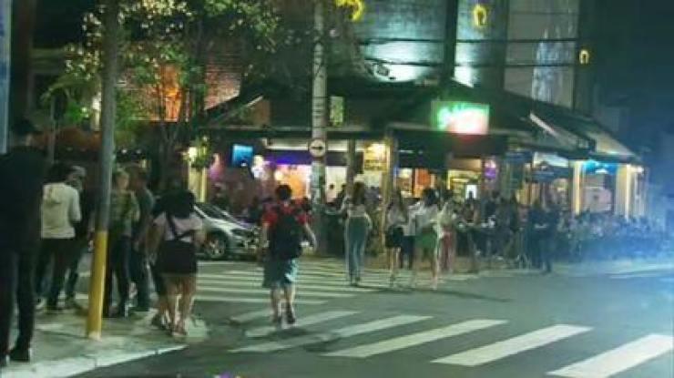 SP registrou bares lotados e aglomeração no 1º final de semana sem restrição