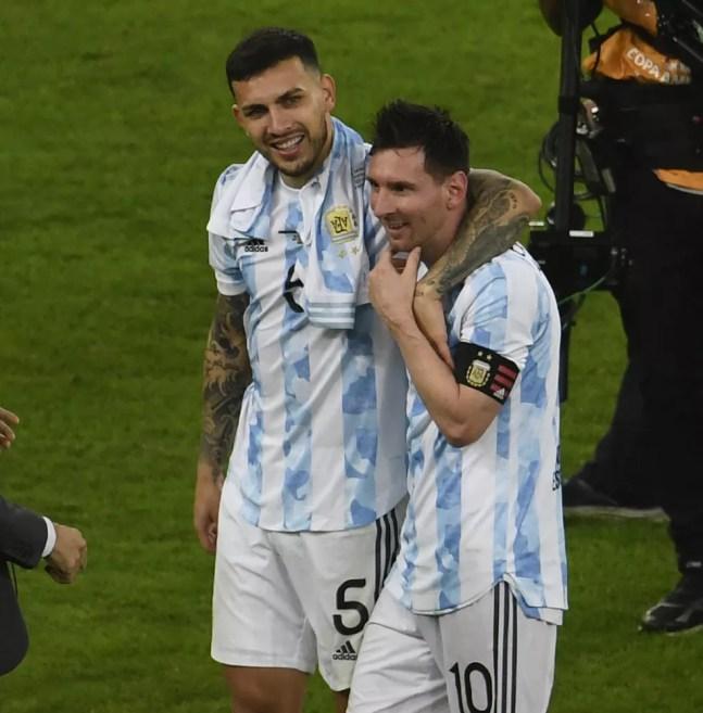 Paredes Messi Argentina — Foto: AFP
