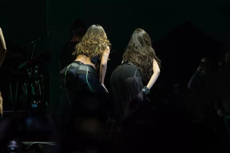 Camila Cabello e Anitta durante show no Z Festival em São Paulo — Foto: Celso Tavares/G1