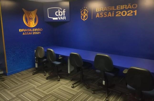 Espaço para a cabine do árbitro de vídeo na Central do VAR da CBF — Foto: Roberto Maleson