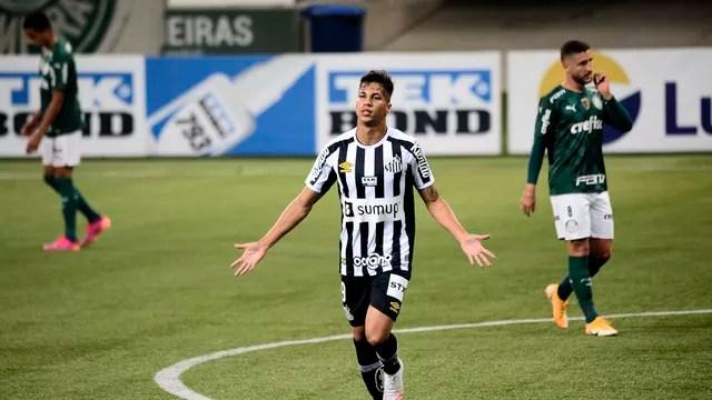 Kaio Jorge, do Santos, comemora gol contra o Palmeiras