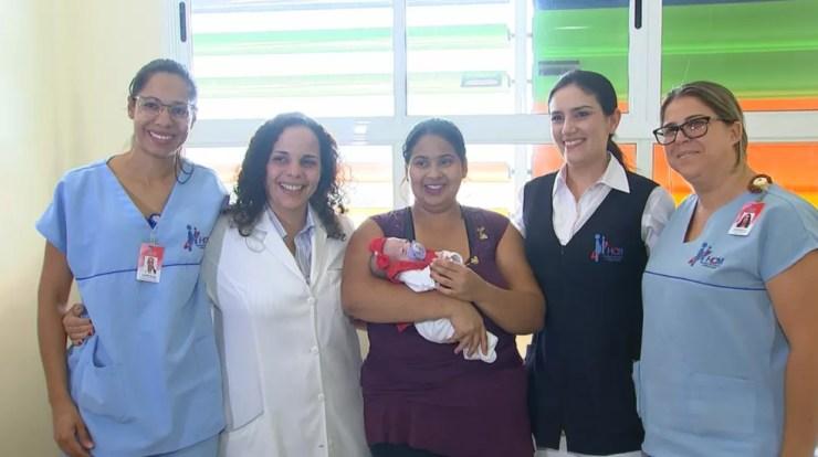 Equipe médica vai acompanhar bebê que nasceu prematura em Rio Preto (SP) (Foto: Reprodução/TV TEM)