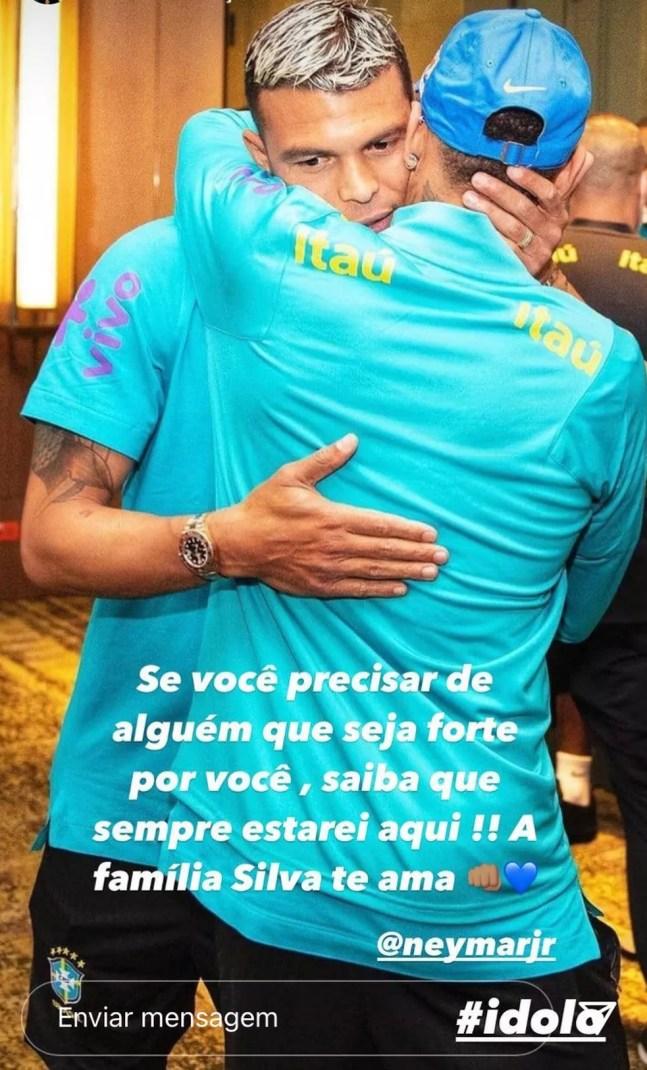 Thiago Silva abraça Neymar em mensagem nas redes sociais — Foto: Reprodução
