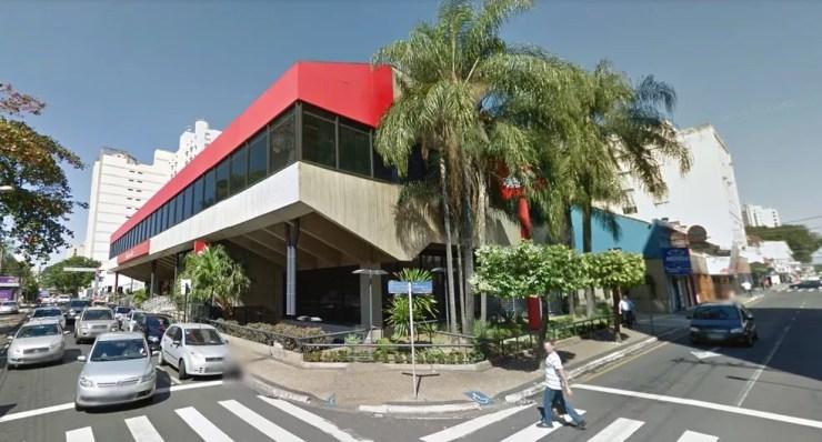 Agência foi assaltada no centro de Rio Preto (Foto: Reprodução/Google)