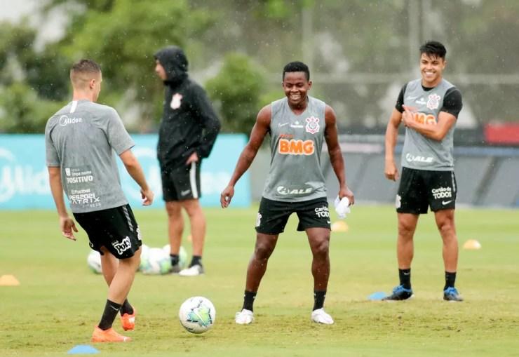 Cazares pode voltar a ser titular do Corinthians na próxima partida — Foto: Rodrigo Coca / Ag.Corinthians