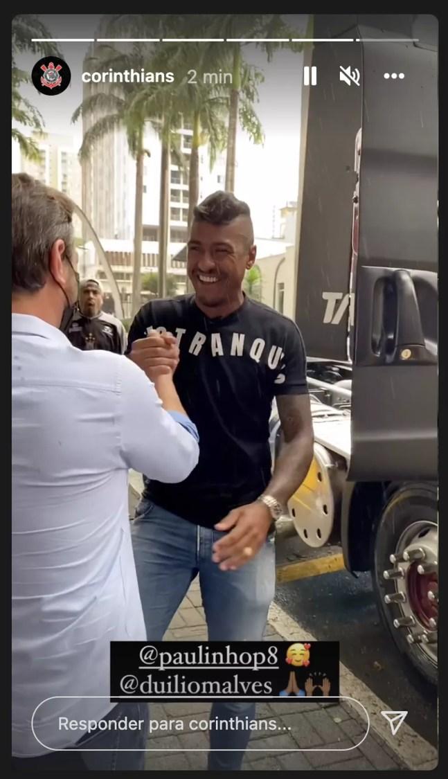 Paulinho na chegada ao Corinthians — Foto: Reprodução