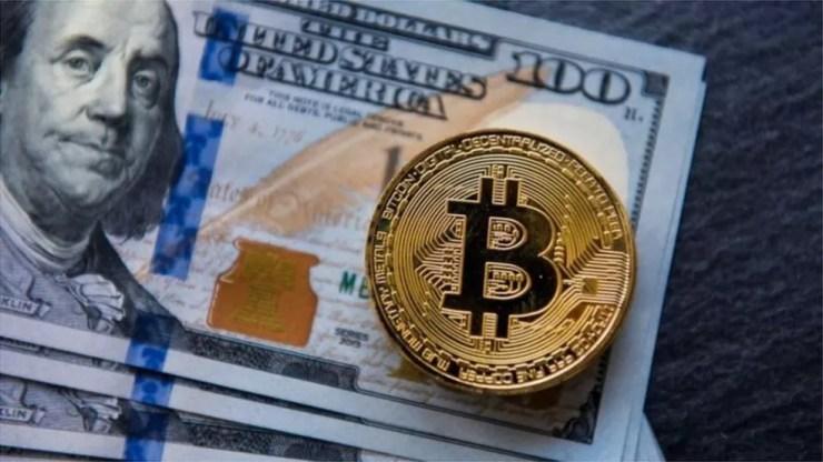 Cada bitcoin chegou a valer mais de R$ 360 mil no pico em abril de 2021 — Foto: Getty Images via BBC